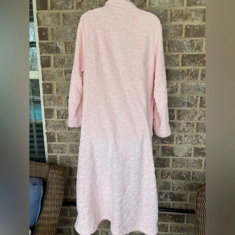 Miss Elaine Embossed Fleece Long Zip Robe Medium Pink Front Pockets
